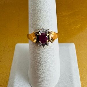 Vintage 10K Yellow Gold Oval Ruby & Diamond Ring Halo size 7